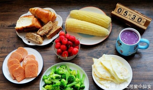 孩子|全职妈妈周末照常六点起,孩子们起床就喊饿,早餐得提前准备好