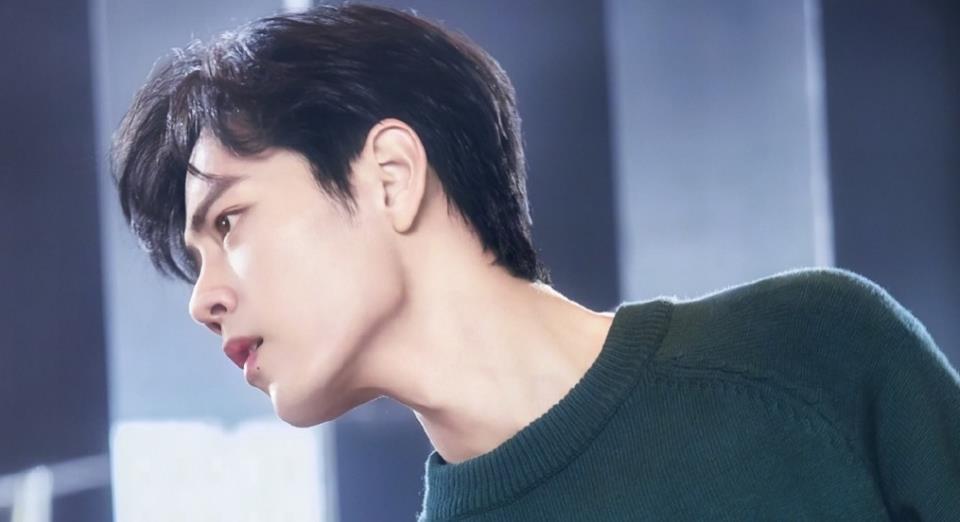 沉默|肖战新造型肌肉明显，健身效果显著，沉默之后换来更好的自己