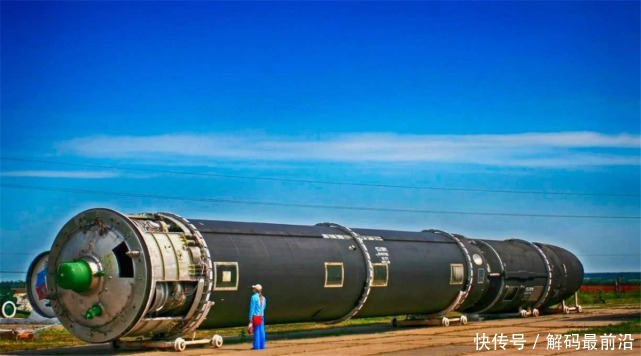  美军|美军11艘航母全部倾巢出动，哪国可与其一决高下？专家：只有一国