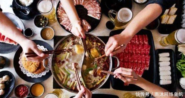  吃火锅|吃火锅时，服务员问“要加汤吗”是在暗示你，很多人都不懂