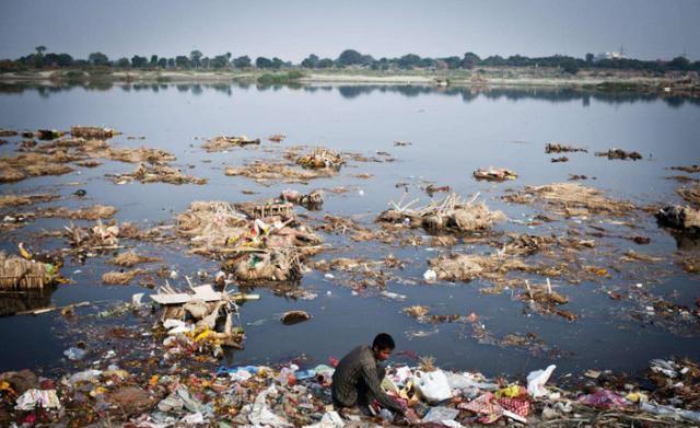 冰棍|印度人制作冰棍，恒河水加色素，就行了！网友：看得我肚子疼