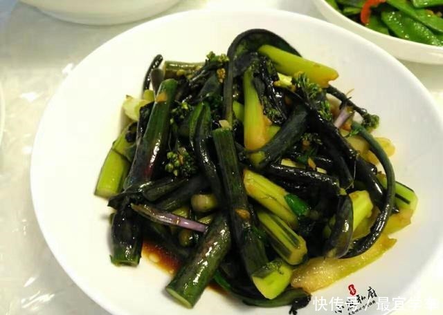 老妈|晒晒我家年夜饭,我和老妈一起做了满满一桌菜,一家人吃嗨了