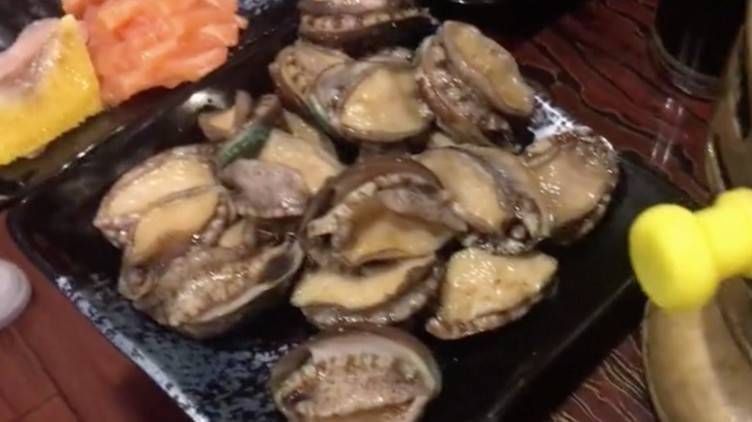 自助餐|实拍150元一位的海鲜自助餐，光鲍鱼就吃了40个了