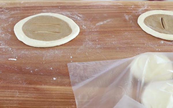  在家|外卖2元一个的糖皮果子，老左教你在家做，酥软香甜，比面包好吃