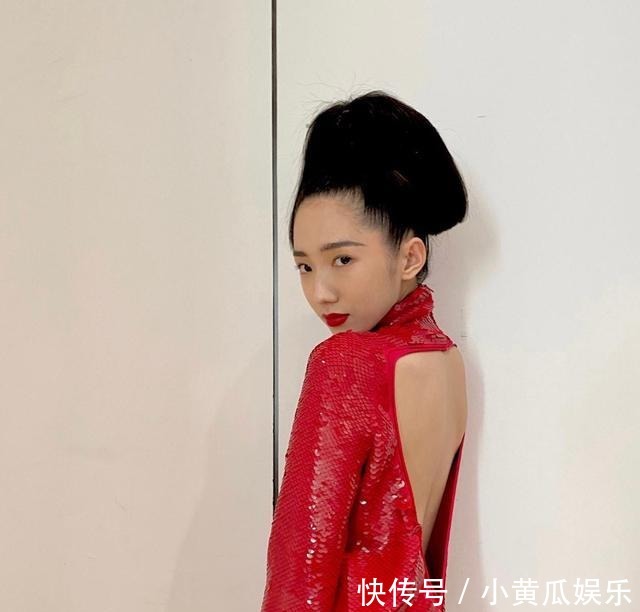 粉丝|C位出道7大爱豆粉丝数,蔡徐坤最多,希林娜依高最少,周震南第三