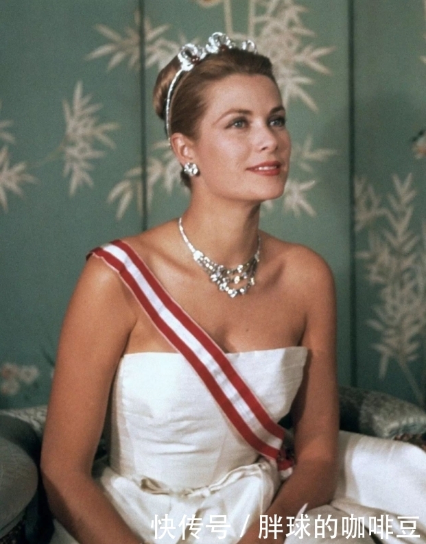  珠宝|从奥斯卡影后到摩纳哥王妃，童话中的珠宝和现实里的格蕾丝·凯莉