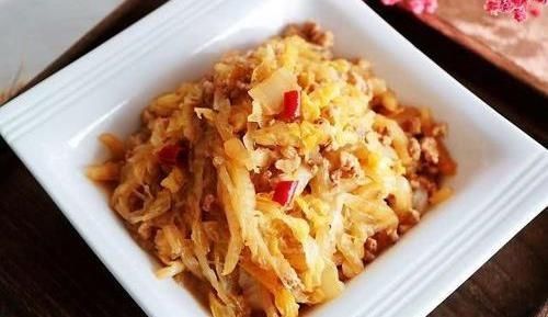 酸菜|精选美食肉丝酸菜粉丝,广式豉油皇炒面,凉拌果仁菠菜,鸡丝打卤面