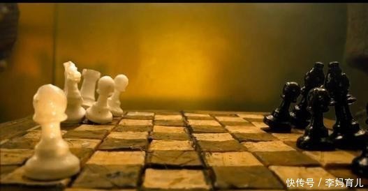 恶意|11岁骑车少女被恶意拉拽摔倒:作弄别人快乐自己,是下等的恶趣味