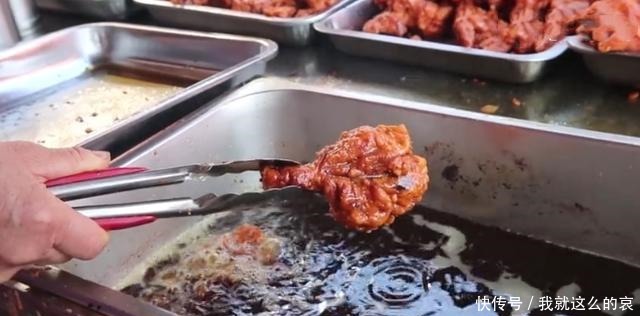 邻摊|大娘街边卖“炸鸡腿”,10元3个,供不应求,邻摊少吃为好!
