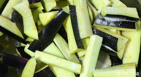  茄子|简单易做，营养不流失，适合夏天多吃，祛痱止痒，杀菌消肿
