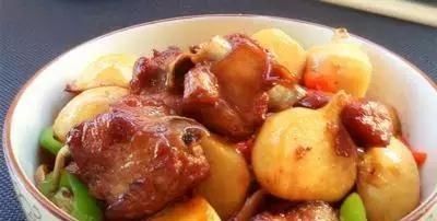 排骨|家味美食姜烧猪肉,马蹄烧排骨,韭菜炒鸭血,肉蒸百叶的做法