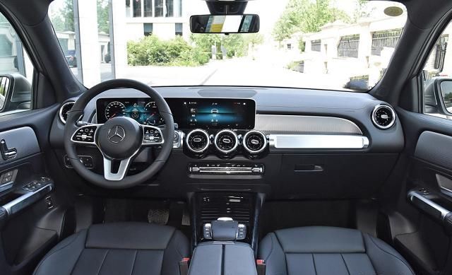  豪华|让步6万，奔驰GLB成功了，油耗6.3L可选7座，口碑销量直追汉兰达