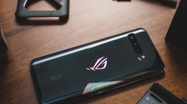  快速|270Hz采样率+144Hz刷新的新电竞手游利器ROG游戏手机3快速体验