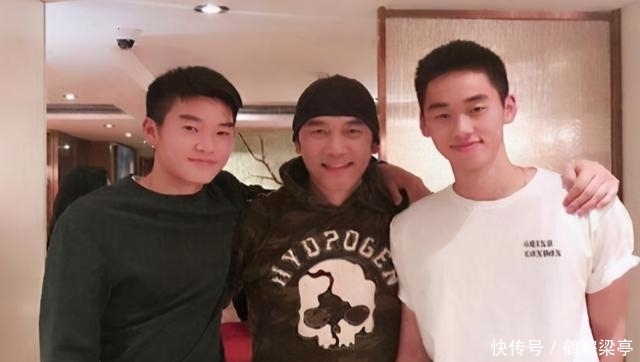 男模|林依轮的俩儿子,大儿子学霸二儿子男模,育儿的成功令人羡慕