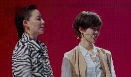 冠军候选团|《浪姐》李斯丹妮为何成为团宠？她和郁可唯同台的动作温暖人心