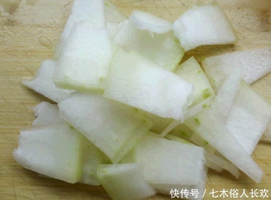 大锅|八月初,不爱吃肉就喝这汤,2块钱一大锅,比鲫鱼便宜,更滋补