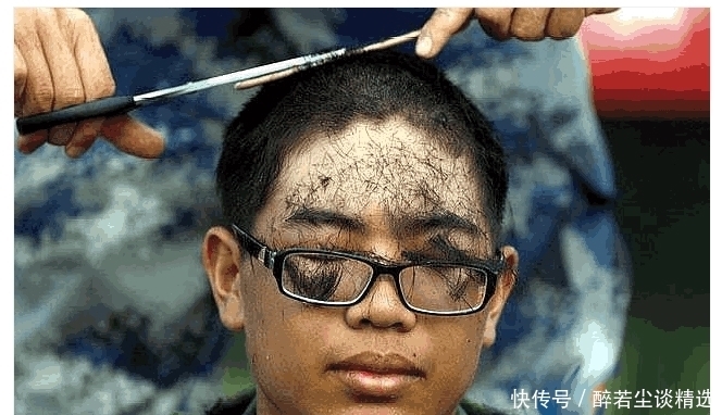 捧腹大笑|军训中的各种笑点,让人捧腹大笑,卤蛋头get到我的笑点了