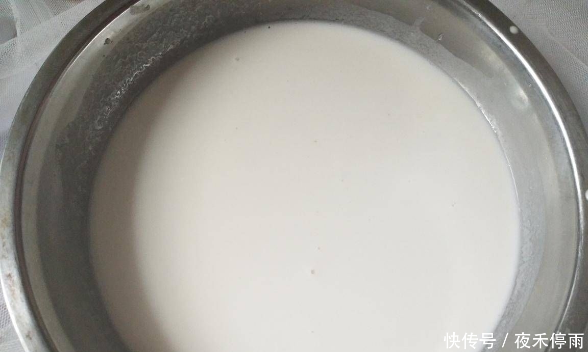 黄油|粉色火龙果麻薯软欧面包