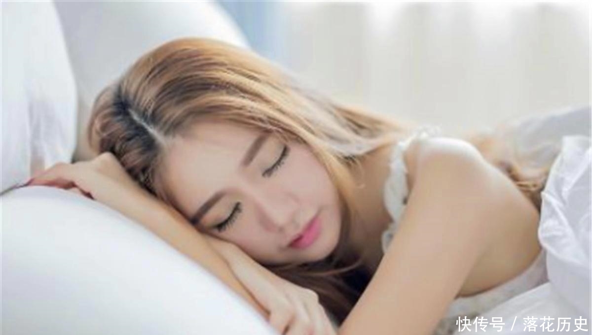 不慢|睡觉为什么脚不要朝西,现在知道还不慢