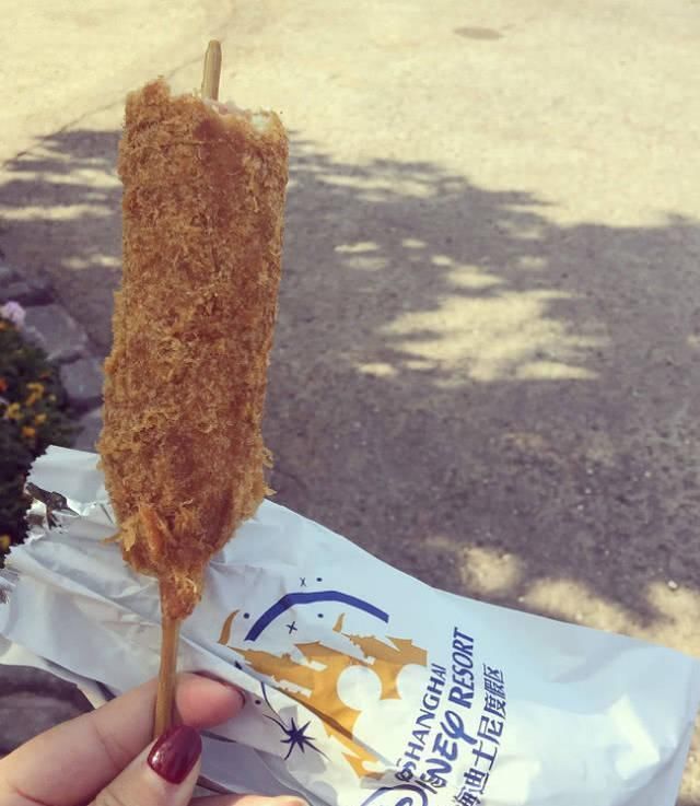 食物|迪士尼贵到不敢吃的四道食物,鸡腿不算啥,一听图四价格打扰了