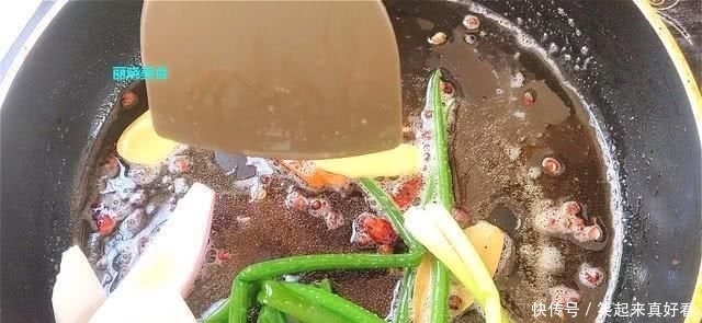  发酵|外面卖8元一张发面酱香饼，自己做成本3元，酱料配方告诉你，香