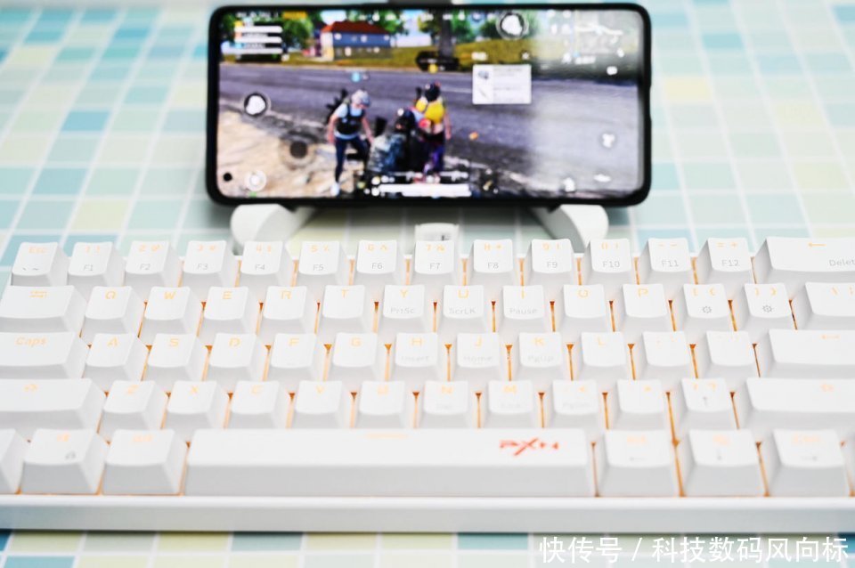 游戏|畅玩三端游戏,吃鸡快人一步,莱仕达K30游戏机械键盘体验