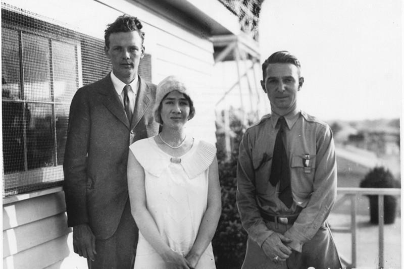 小鹰|轰动全美世纪谜案，“人类英雄”不为人知的一面：林白小鹰绑架案