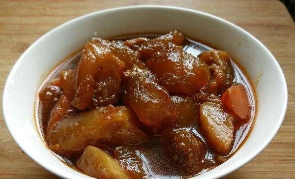 牛筋|炖牛筋时,一直煮不烂锅里加点“它”,软烂入味,越吃越想吃