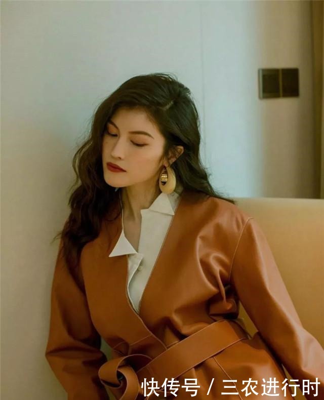 蝎子辫|“丸子头”要让位了,今年流行这“4种”发型,时髦减龄显脸小!