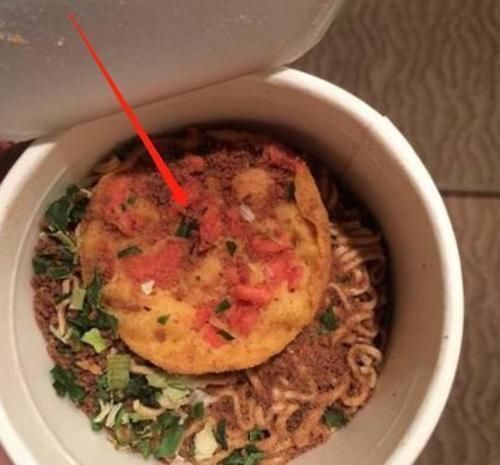 康师傅|这款“龙虾泡面”,卖20元一桶,有一百只虾,打开后康师傅完了