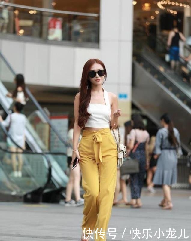 搭配|小姐姐连体阔腿裤显优雅风,穿出自己的个性与品位,打造时尚潮流