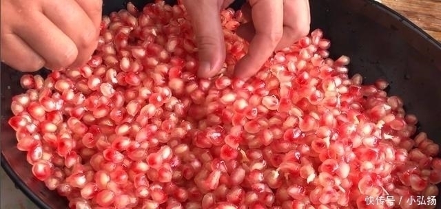 机关|吃了20年石榴才知道,石榴上有个“小机关”,3秒剥好不脏手