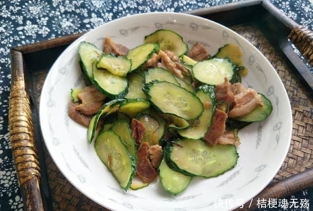 香味|黄瓜和它一搭配，营养翻倍，鲜香味美，简单一做特香