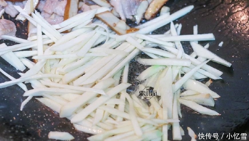 小厨|秋天必吃这个菜, 6块钱一斤, 女人常吃不显老!