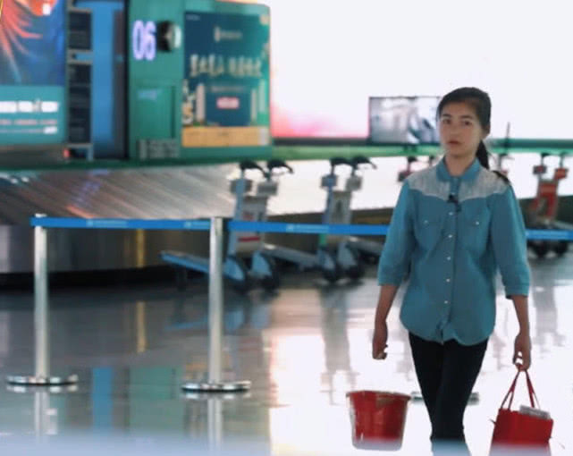  见到|变形计不按常理出牌的农村女孩，见到城市爸妈的称呼很意外