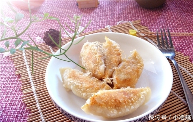  饺子|吃了几十年饺子，此款馅料第一次尝，外酥里嫩又鲜又香，真美味