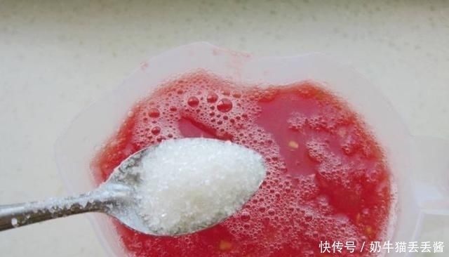  凉拌|皮蛋别再去凉拌了,教你个新鲜吃法,皮蛋更香更入味,吃了还想吃