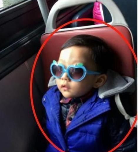 司机|公交上6岁男童逼一孕妇让座,司机听到男孩的理由后停车你下车