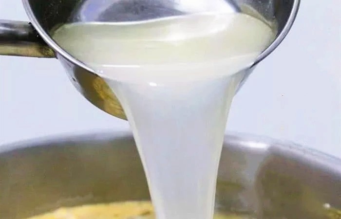 鸡架子|怎么把大骨汤熬成白色?大厨教你一招,汤色浓白鲜香,好看又好喝