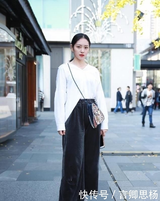 翘首以盼|街拍:希望我也是某个人翘首以盼的惊喜