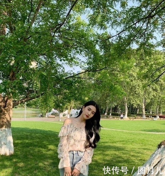  初夏|初夏最美女神系穿搭，清纯色系穿出时髦感，女人味爆棚