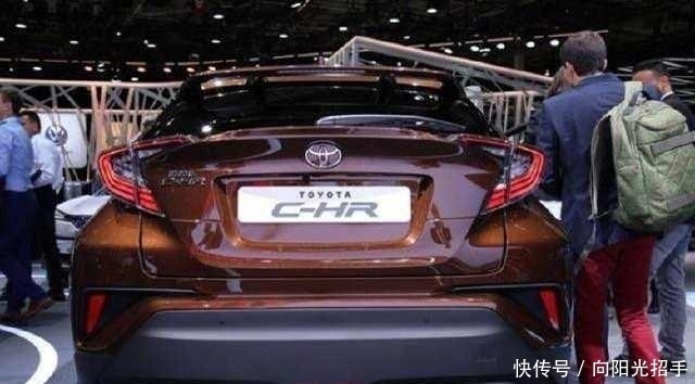 售价|油耗3.7L, 配全景天窗, 丰田黑马SUV来袭, 售价12万很亲民!