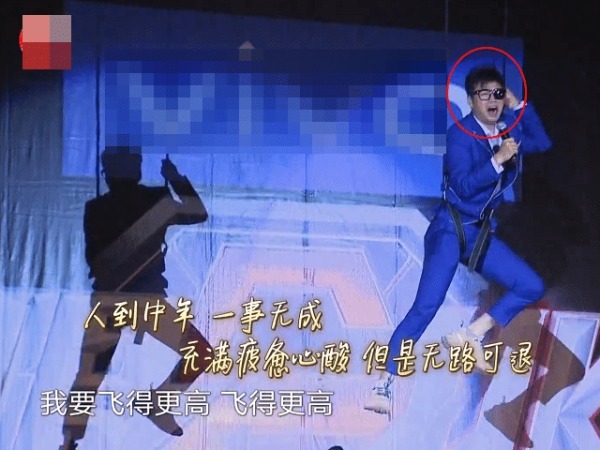  悲凉|当所有人看到王迅在笑的时候，我却看到了一丝悲凉