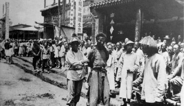 生肉|古代死囚吃断头饭，官府为啥要放一块腥臭生肉？囚犯看到还心生感激