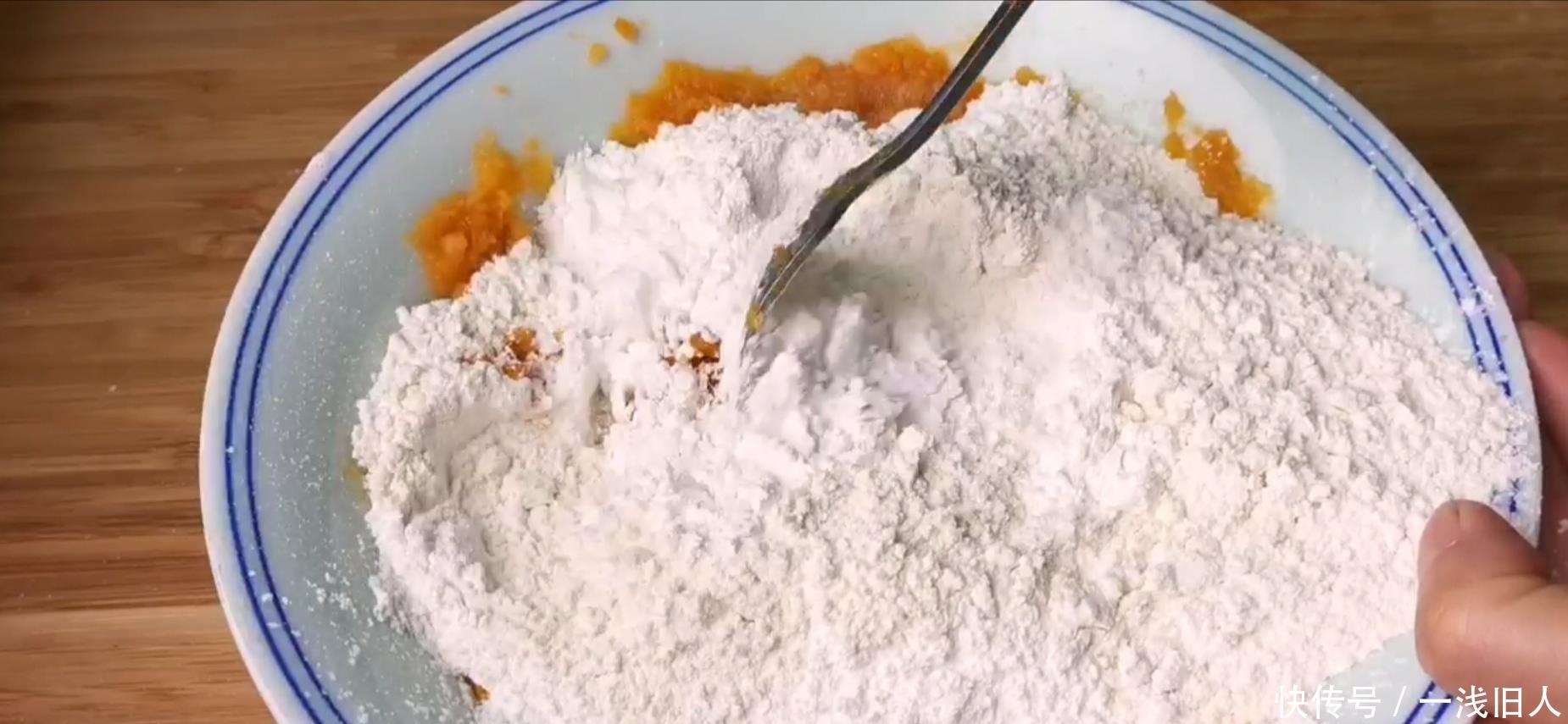 红薯|不用烤箱也能做月饼,无任何添加剂,做法配方都简单,2分钟学会