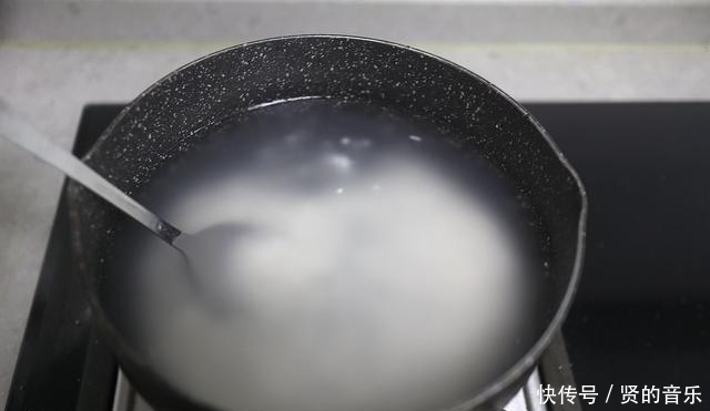 适量|入秋了,往牛奶里加点料,颜值和营养翻倍,蜜红豆怎么都吃不够