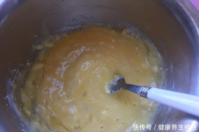 绵软|蔬菜也能做甜甜圈,绵软香甜,不油炸易消化,孩子一口气能吃仨