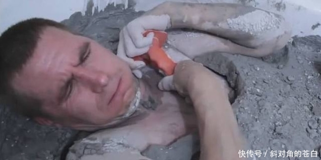 家人|男子好奇心险些让他丧命,幸亏家人发现及时!