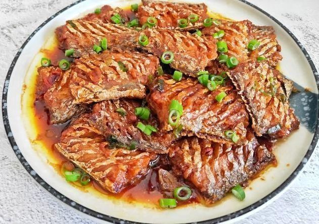 胡椒粉|油炸猪皮汤,酥炸小黄花鱼,红烧带鱼,剁椒排骨的做法