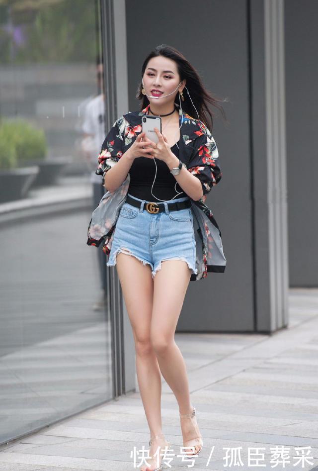  离开|街拍：若我的离开可以换来你的笑容，那你还是自己哭吧！